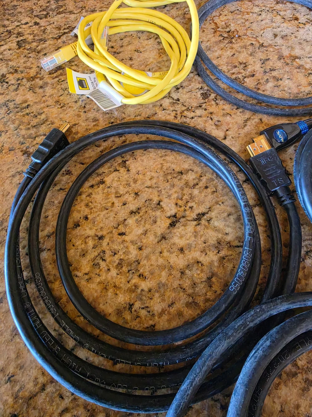 Bundle of HDMI (4) and Ethernet (2) Cables - Black and Yellow